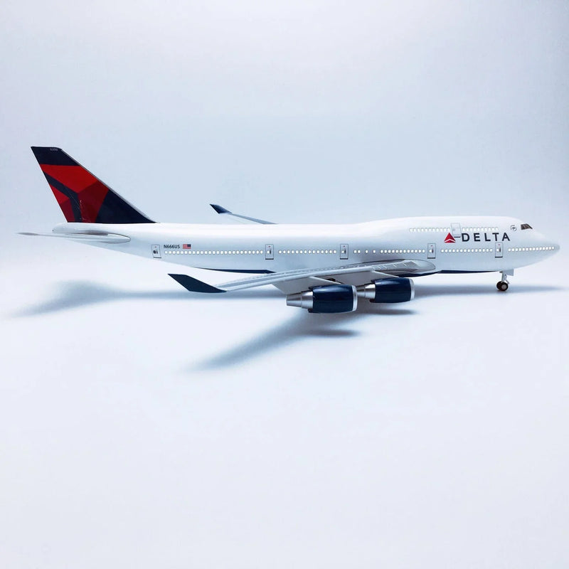 Boeing 747 Delta 1:150 – 47 cm / 18.5 in – LED Lights - Image 6