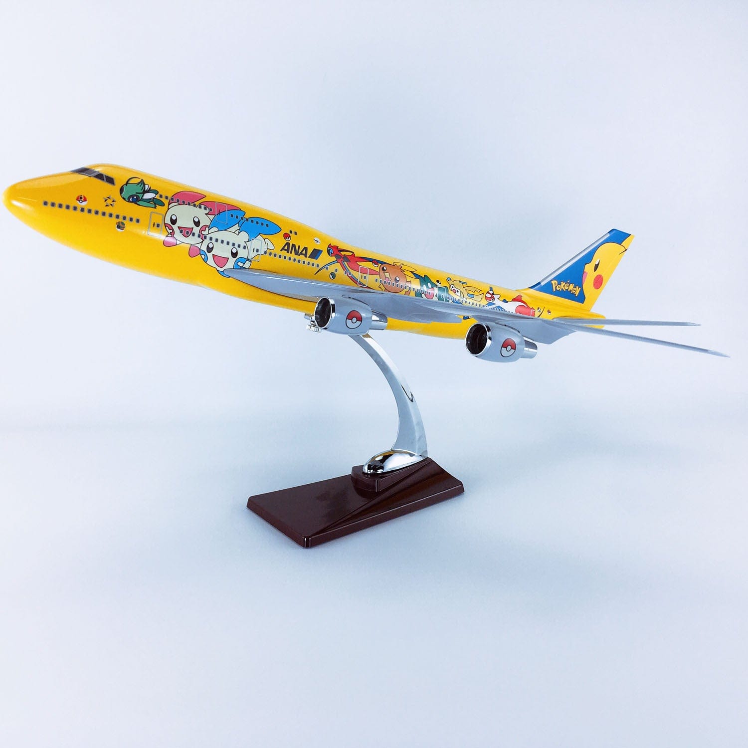 B747-200 ANA Pikachu - Escala 1/157 - 47cm - 18,5 pulgadas