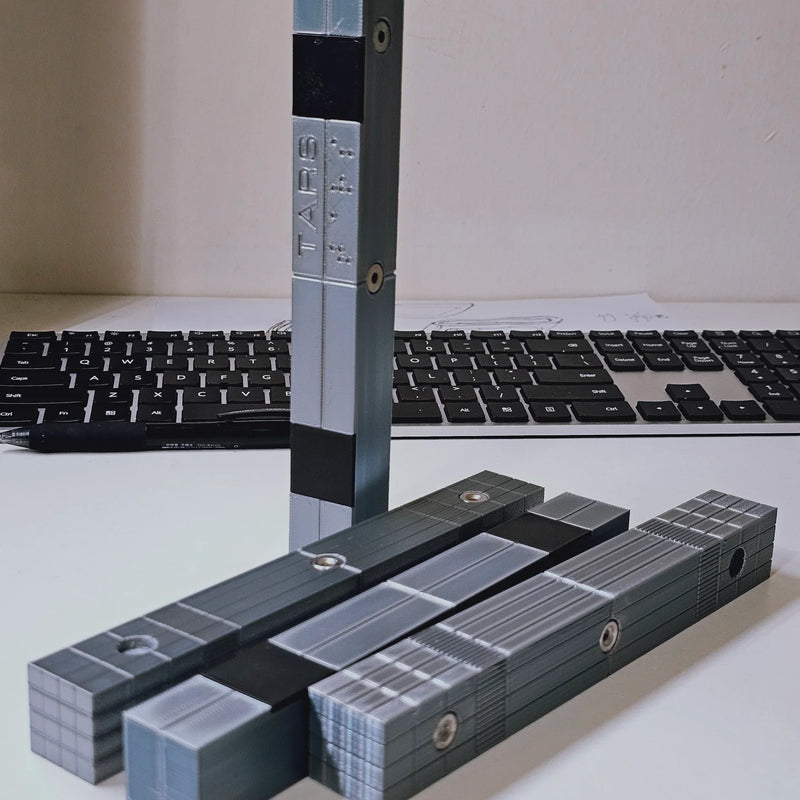 Interstellar - Tars & Case robots - Image 4
