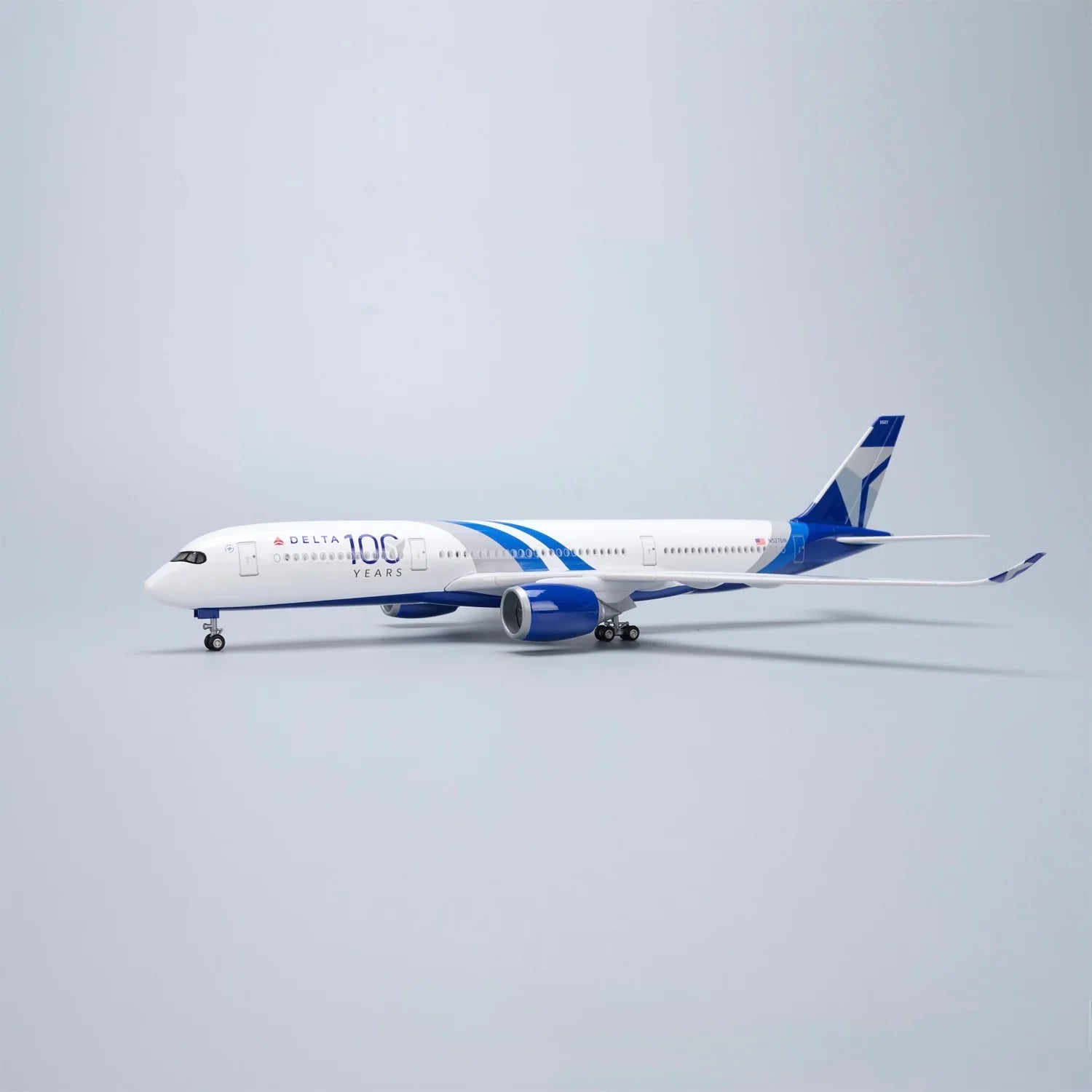 A350 Delta Airlines 1:142 – 47 cm / 18.5 in – 100 YEARS Commemorative - Gallery 6