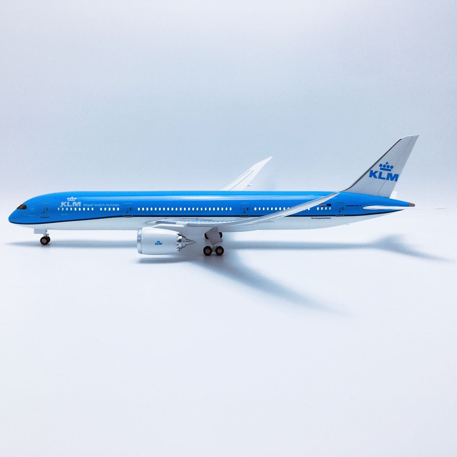 B787-9 KLM - Escala 1/130 - 43cm - 16,9 pulgadas