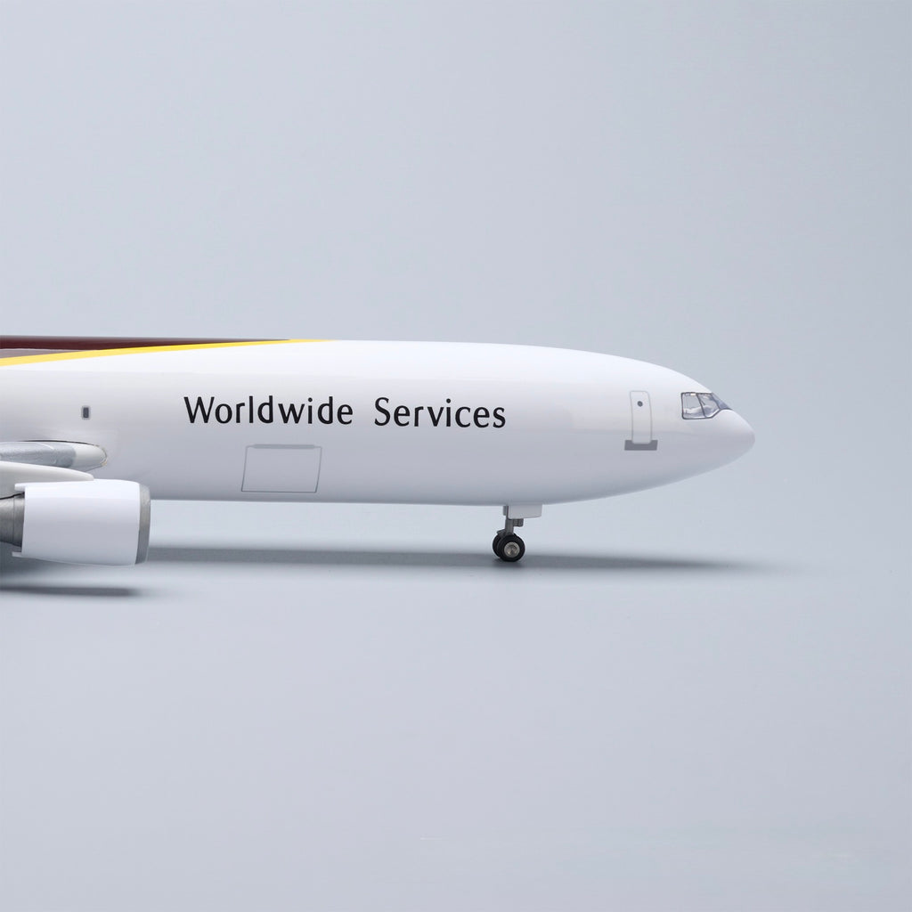 UPS MD-11 McDonnell Douglas – Scale 1:130 – 47 cm/18.5 in – ABS Resin – NO LED Lights