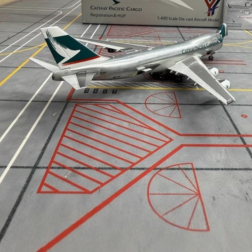 Cathay Pacific Boeing 747-400F B-HUP  Scale 1:400  YY Wings  17.67 cm