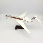 Gulfstream G650ER Business Jet 1:50 – 45 cm / 17.7 in – Opening Cabin Interior & LED Lights