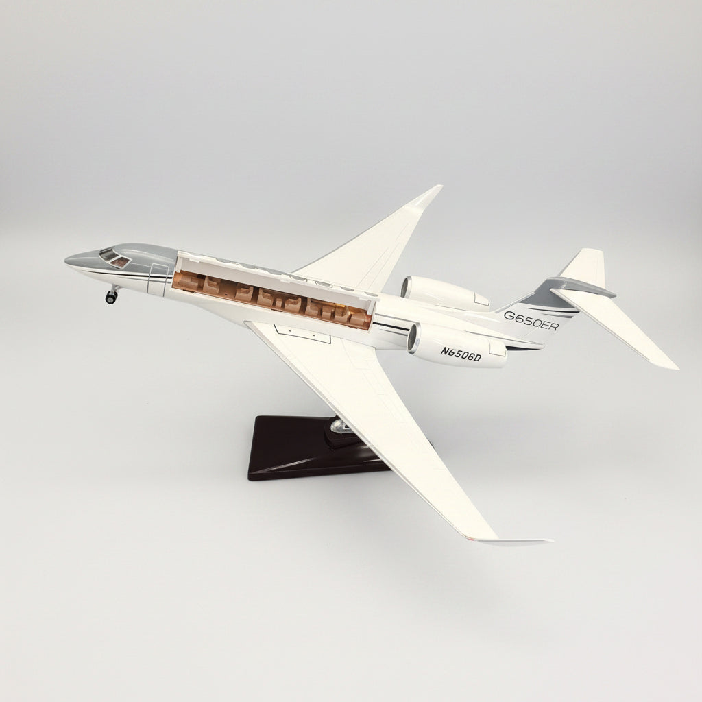 Gulfstream G650ER Business Jet 1:50 – 45 cm / 17.7 in – Opening Cabin Interior & LED Lights