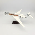Avión ejecutivo Gulfstream G650ER 1:50 – 45 cm / 17.7 in – Interior de cabina abatible y luces LED - Thumbnail 6