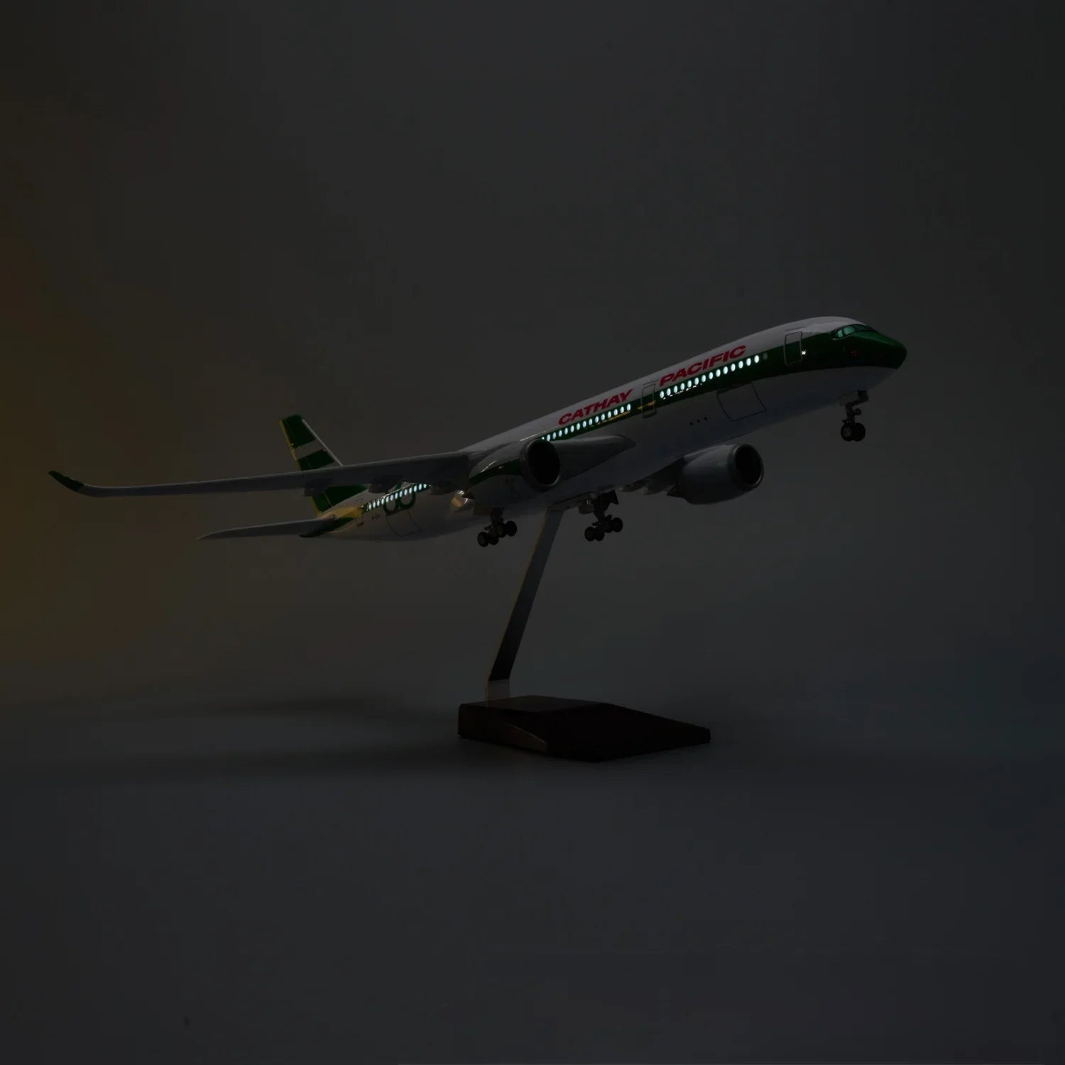 A350 Cathay Pacific 1:142 – 47 CM / 18.5 IN – 80 YEARS