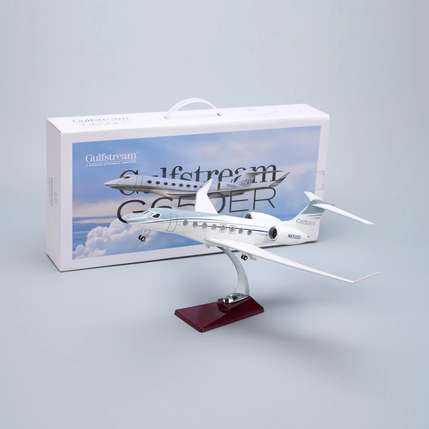 Gulfstream G650ER – Scale 1:50 –  17.7 in - 45 cm – Resin – Premium Display Stand - Gallery 1