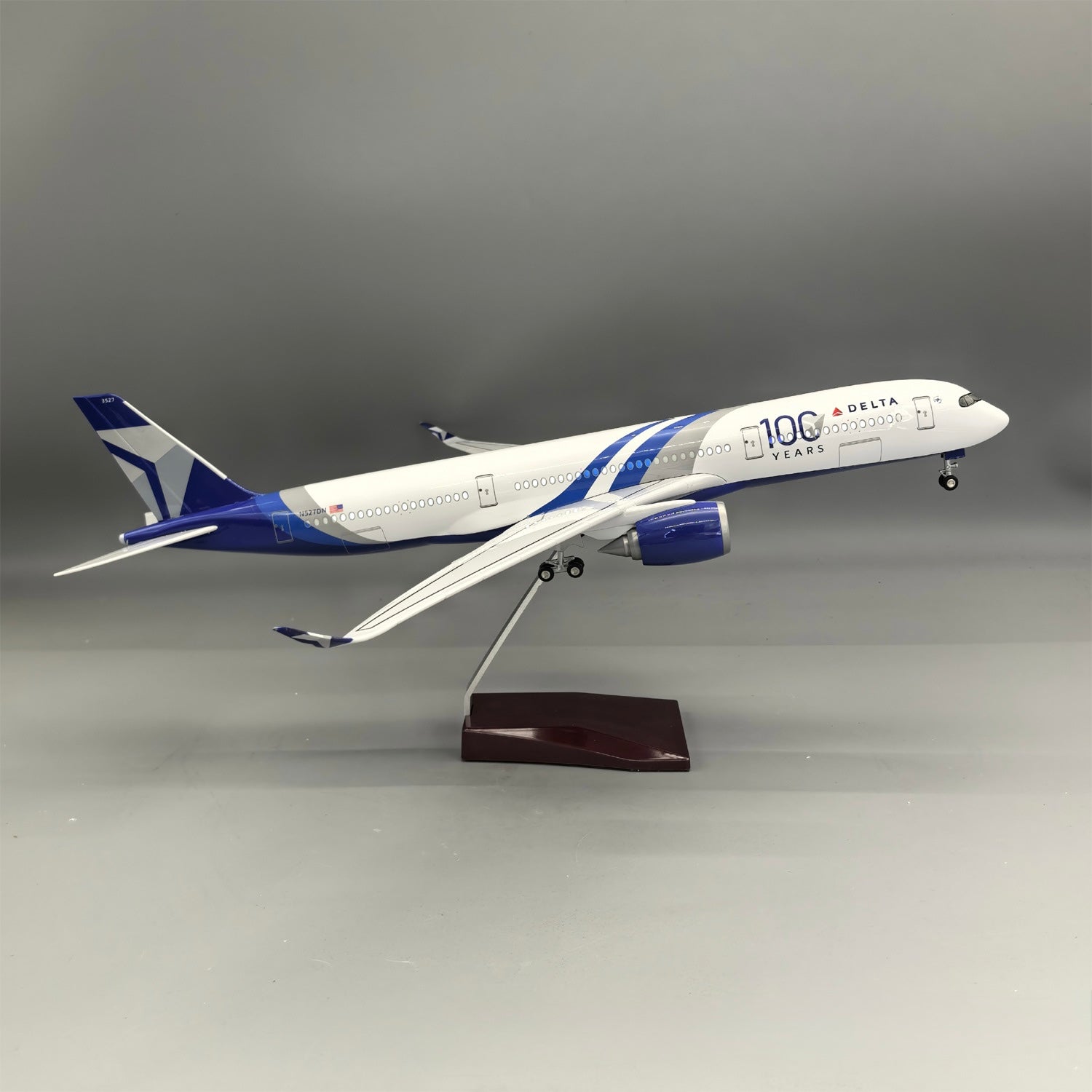 Delta Airlines 100 YEARS Commemorative Model A350 Delta Airlines - Scale 1/142 - 47CM - 18,5 in
