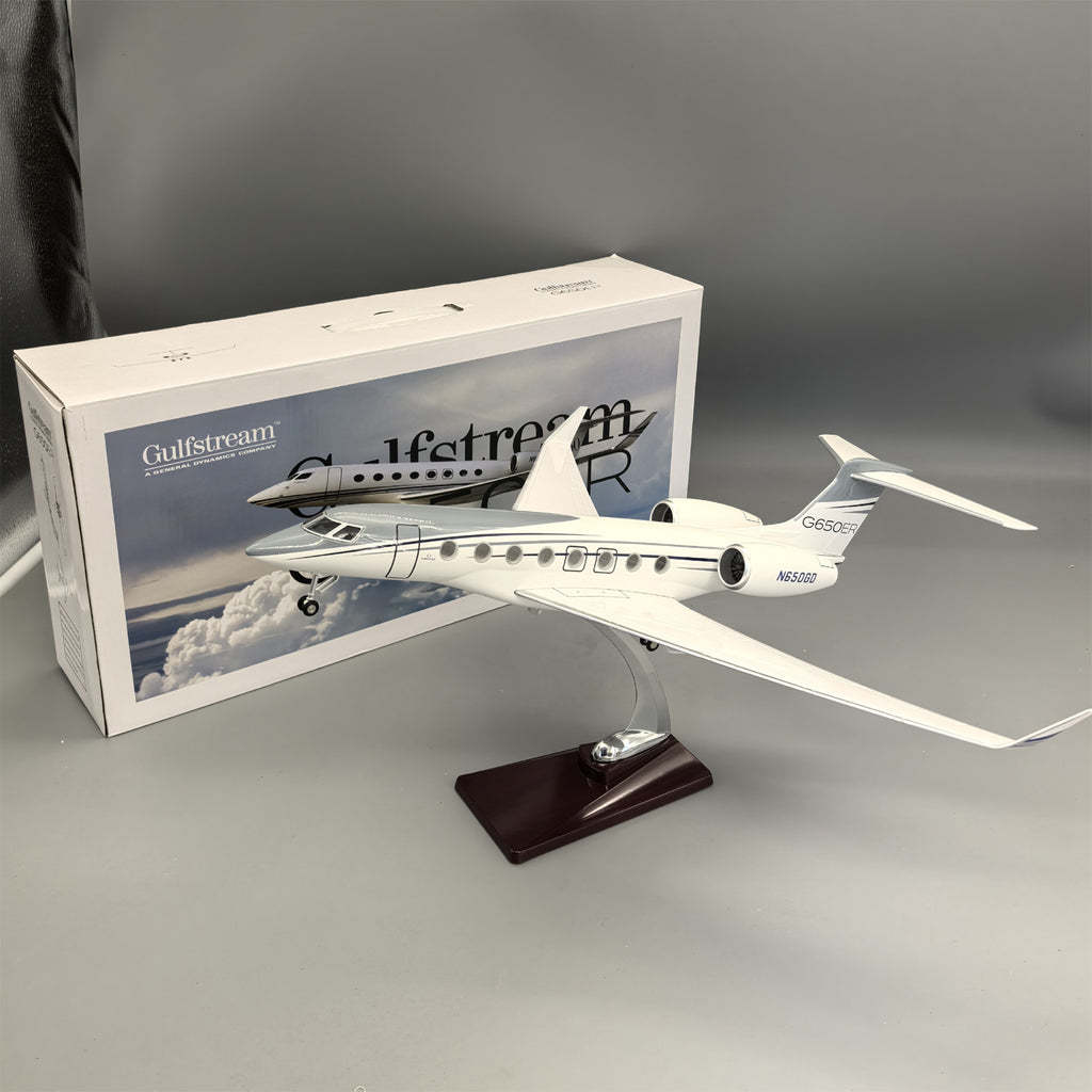 Gulfstream G650ER – Scale 1:50 –  17.7 in - 45 cm – Resin – Premium Display Stand