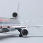 MD-11 American Airlines 1:130 – 47 cm / 18.5 in – ABS Resin – Optional LED Lights