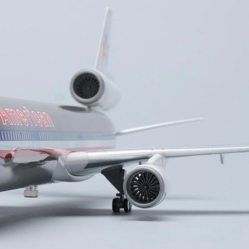 MD-11 American Airlines 1:130 – 47 cm / 18.5 in – ABS Resin – Optional LED Lights - Image 8