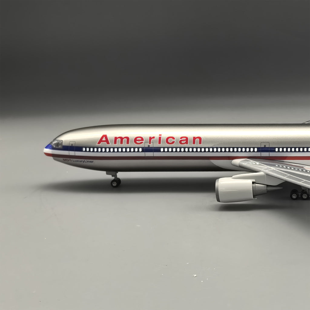 American Airlines MD-11 McDonnell Douglas – Scale 1:130 – 47 cm – ABS Resin – Optional LED Lights