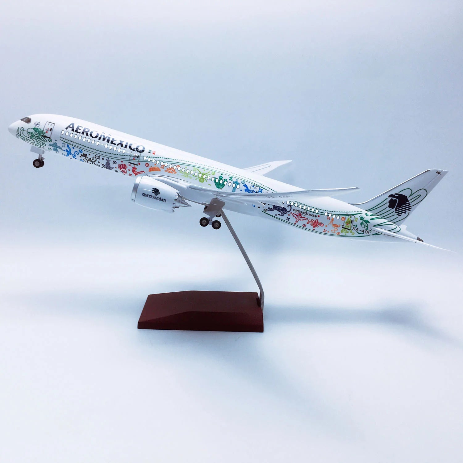 Boeing 787-9 Aeroméxico "Quetzalcóatl" – Escala 1:130 (43 cm / 16,9 in)  - Gallery 1