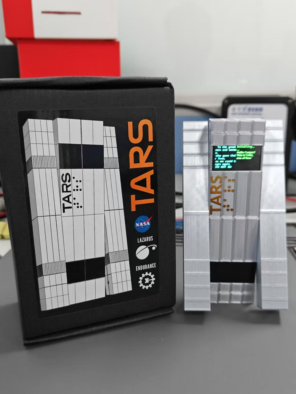 TARS/CASE robot interstellar perimeter with screen