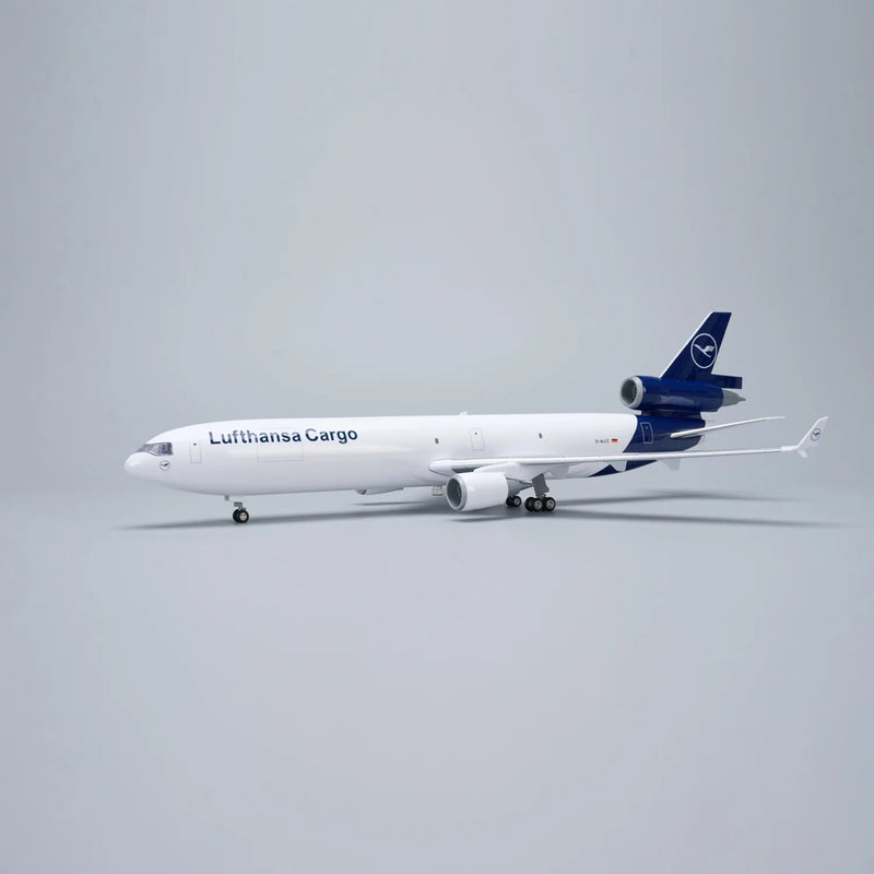 MD-11 Lufthansa Cargo 1:130 – 47 cm / 18.5 in - Image 3