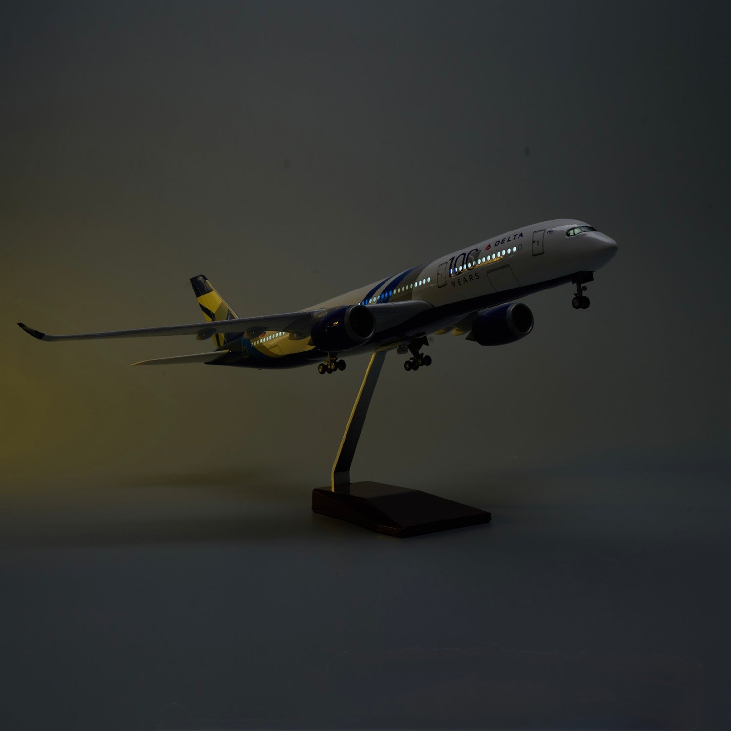 Delta Airlines 100 YEARS Commemorative Model A350 Delta Airlines - Scale 1/142 - 47CM - 18,5 in