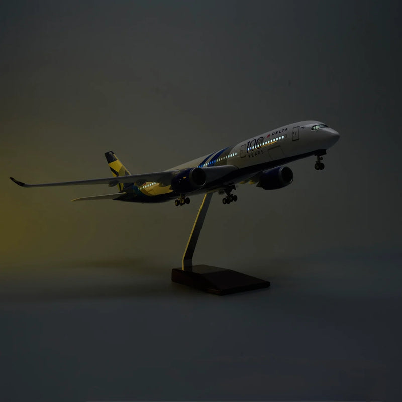 A350 Delta Airlines 1:142 – 47 cm / 18.5 in – 100 YEARS Commemorative - Image 2