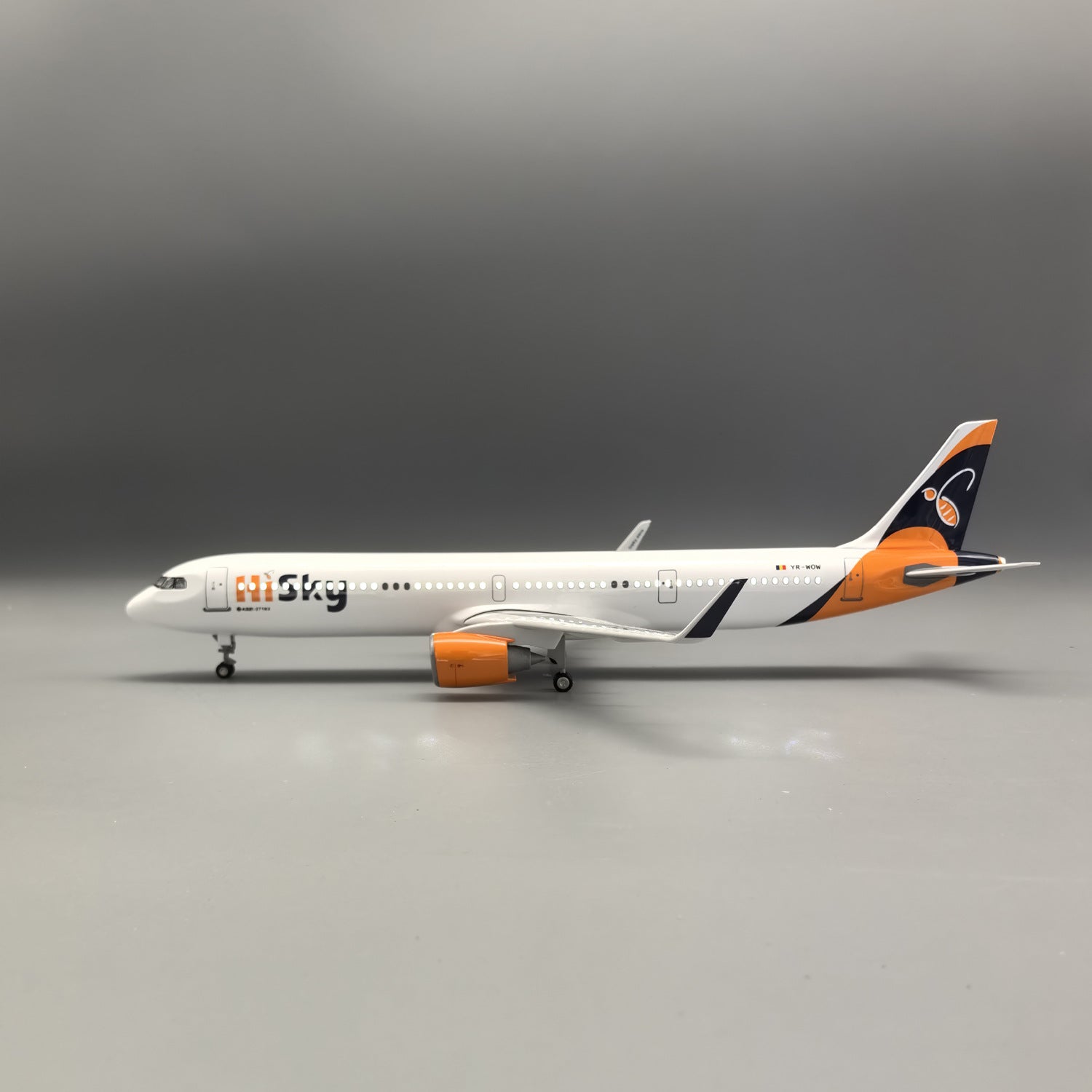 A321NEO HI SKY - SCALE 1/100 - 44CM - 18.5 IN - AIRPLANE MODEL