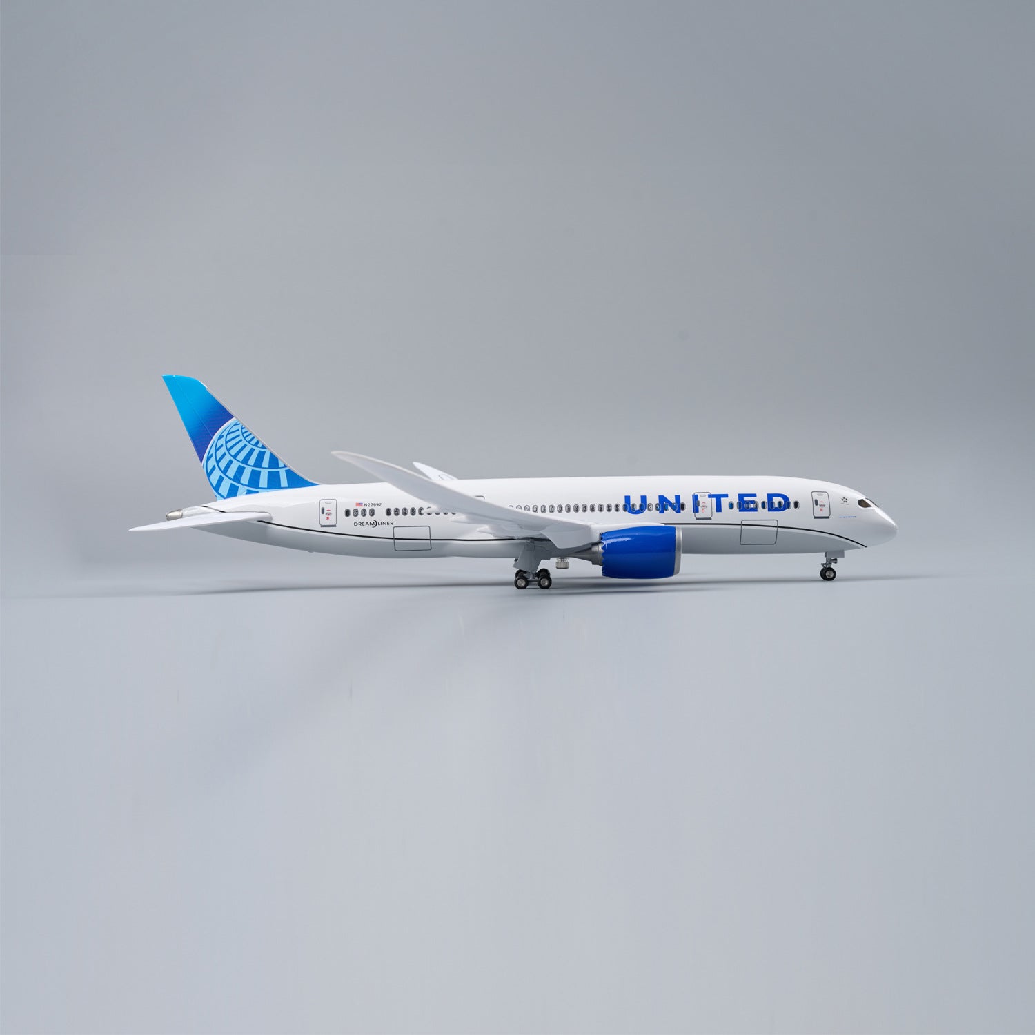 BOEING 787-9 UNITED AIRLINES – SCALE 1:130 (43 CM / 16.9 IN) - New Livery