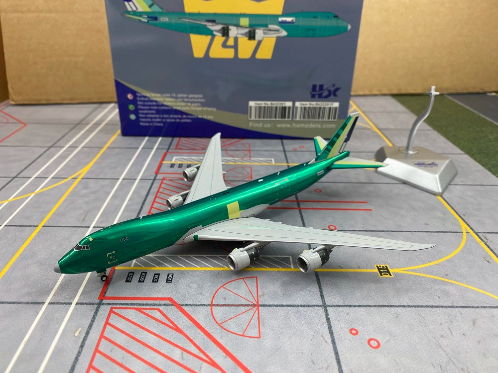 Atlas Air Boeing 747-8F N863GT  Scale 1:400  HX Models  19.08 cm