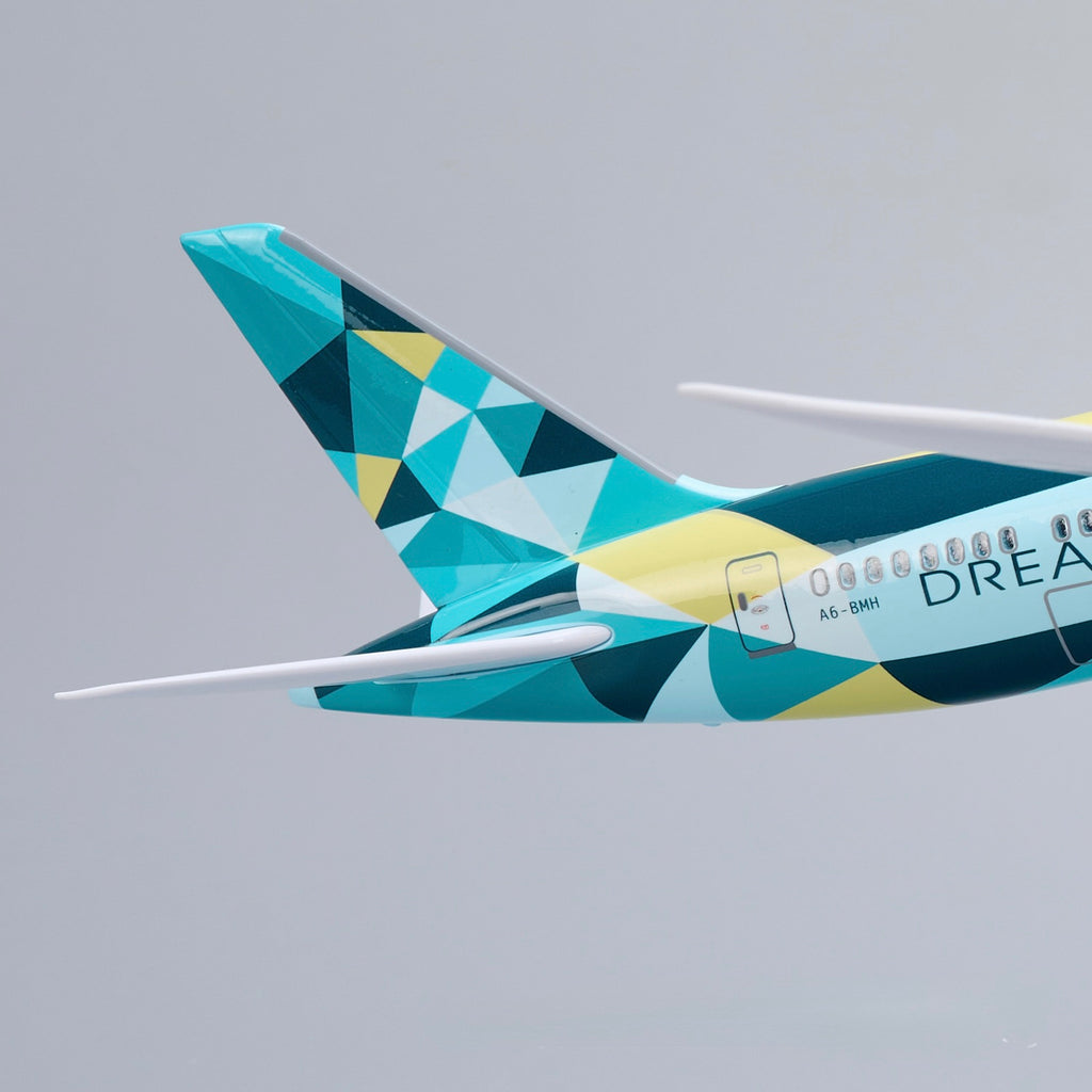 Boeing 787-10 Etihad Airways 1:145 – 47 cm / 18,5 pulgadas – Luces LED 