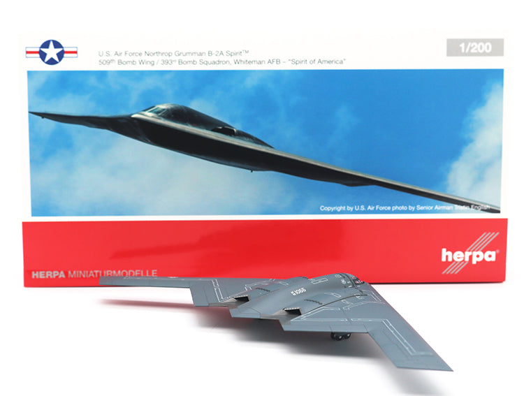 United States Air Force B-2A Spirit Maßstab 1:200 Herpa Wings 26,2 cm