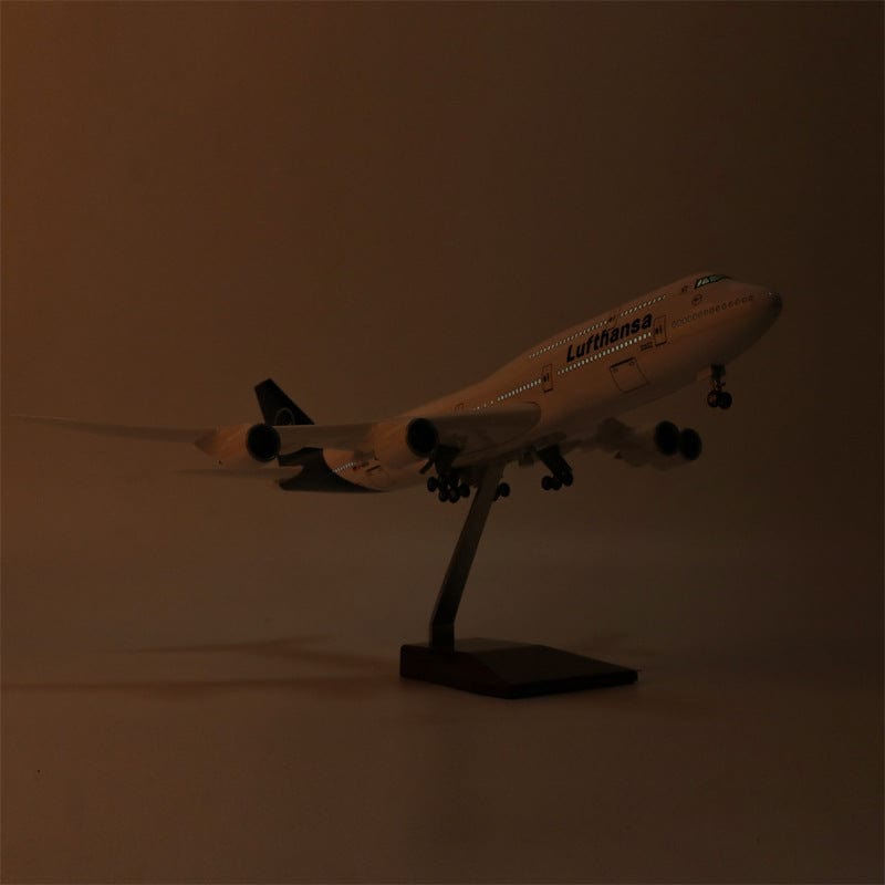 B747 Lufthansa - Escala 1/157 - 47cm - 18,5 pulgadas