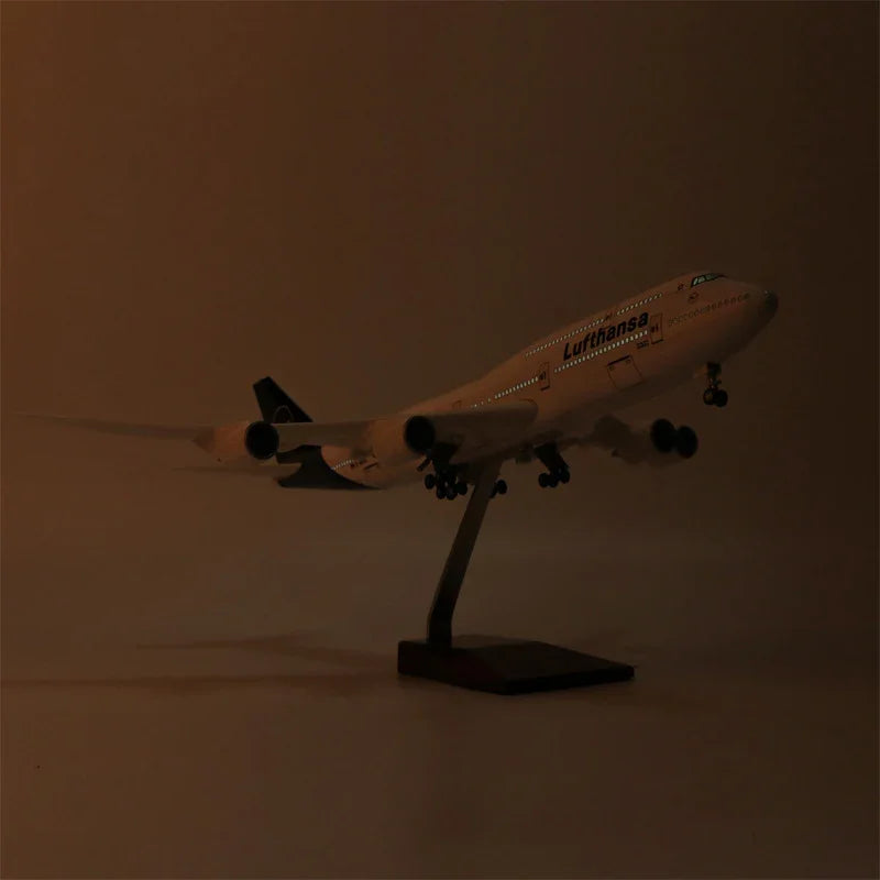 B747 Lufthansa New Painting - Scale 1/150 - 47cm - 18.5 in - Gallery 9