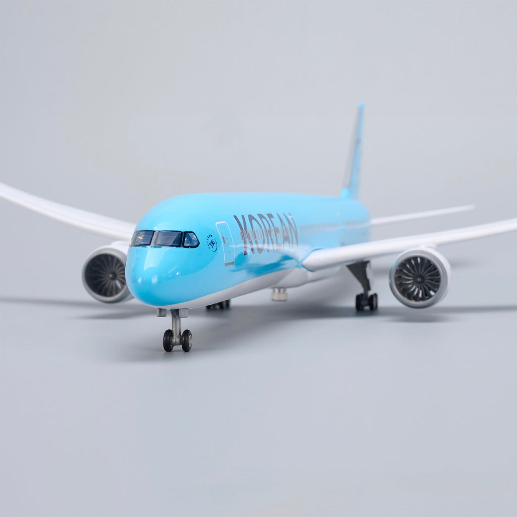 Boeing 787-10 Korean Air 1:145 – 43 cm / 16.9in – LED Lights