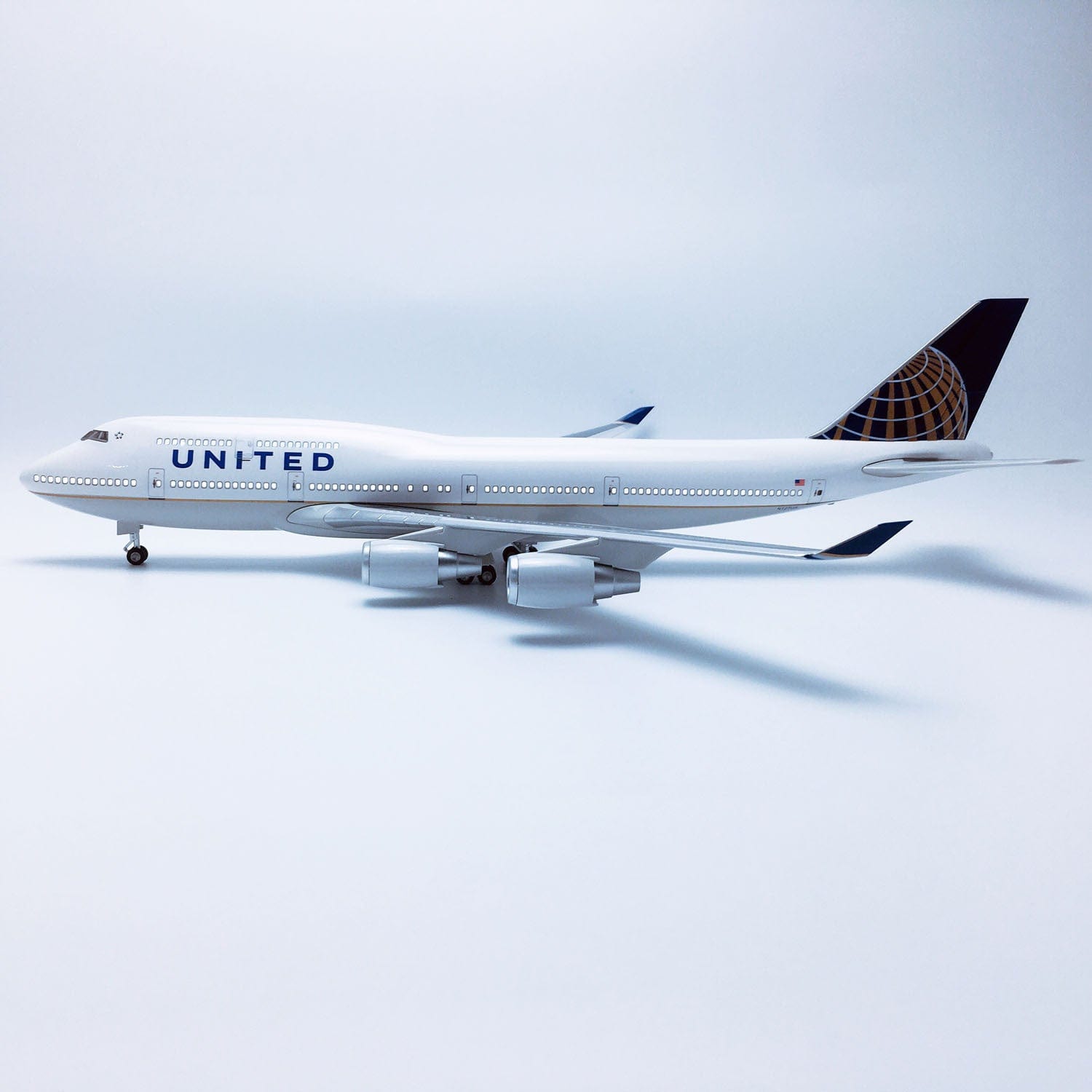 B747-400 United - Escala 1/150 - 47cm - 18.5 in