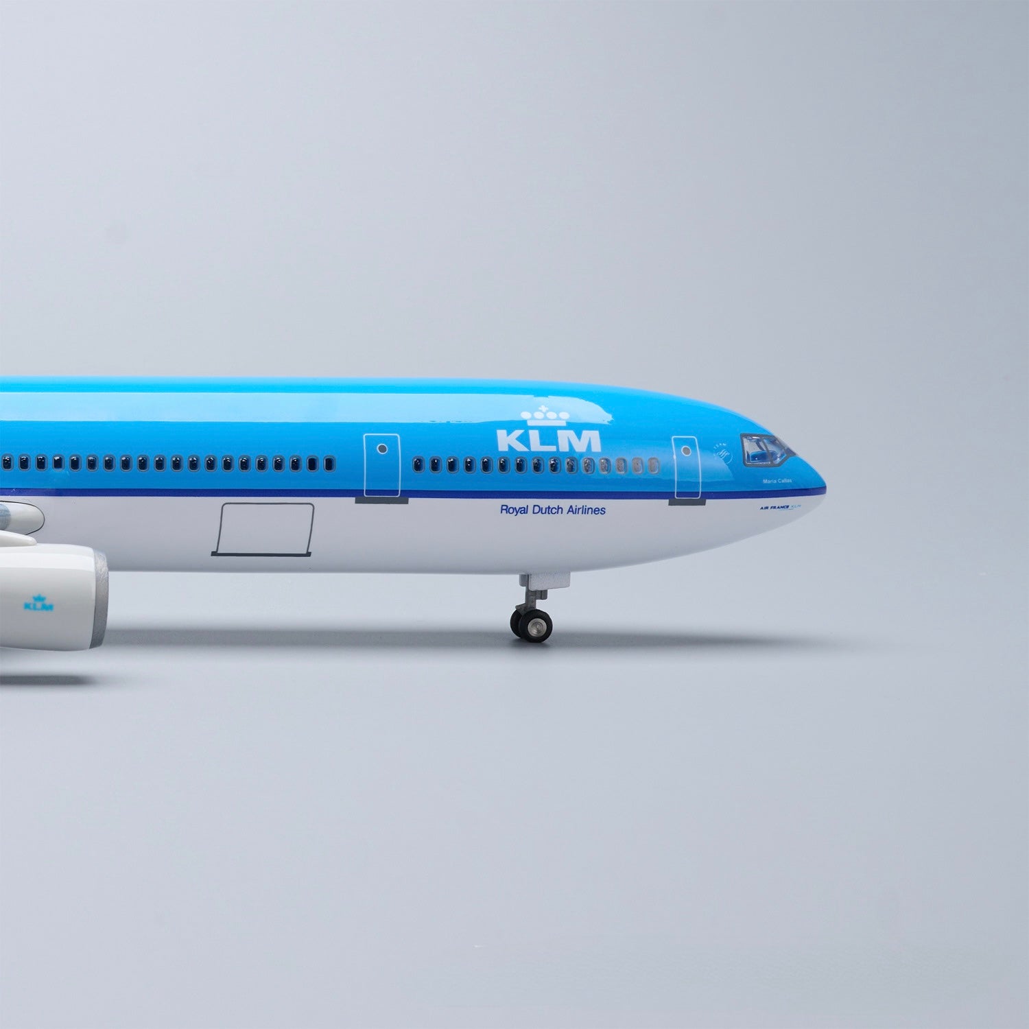 KLM MD-11 McDonnell Douglas – Scale 1:130 – 47 cm/18.5 in – ABS Resin – Optional LED Lights