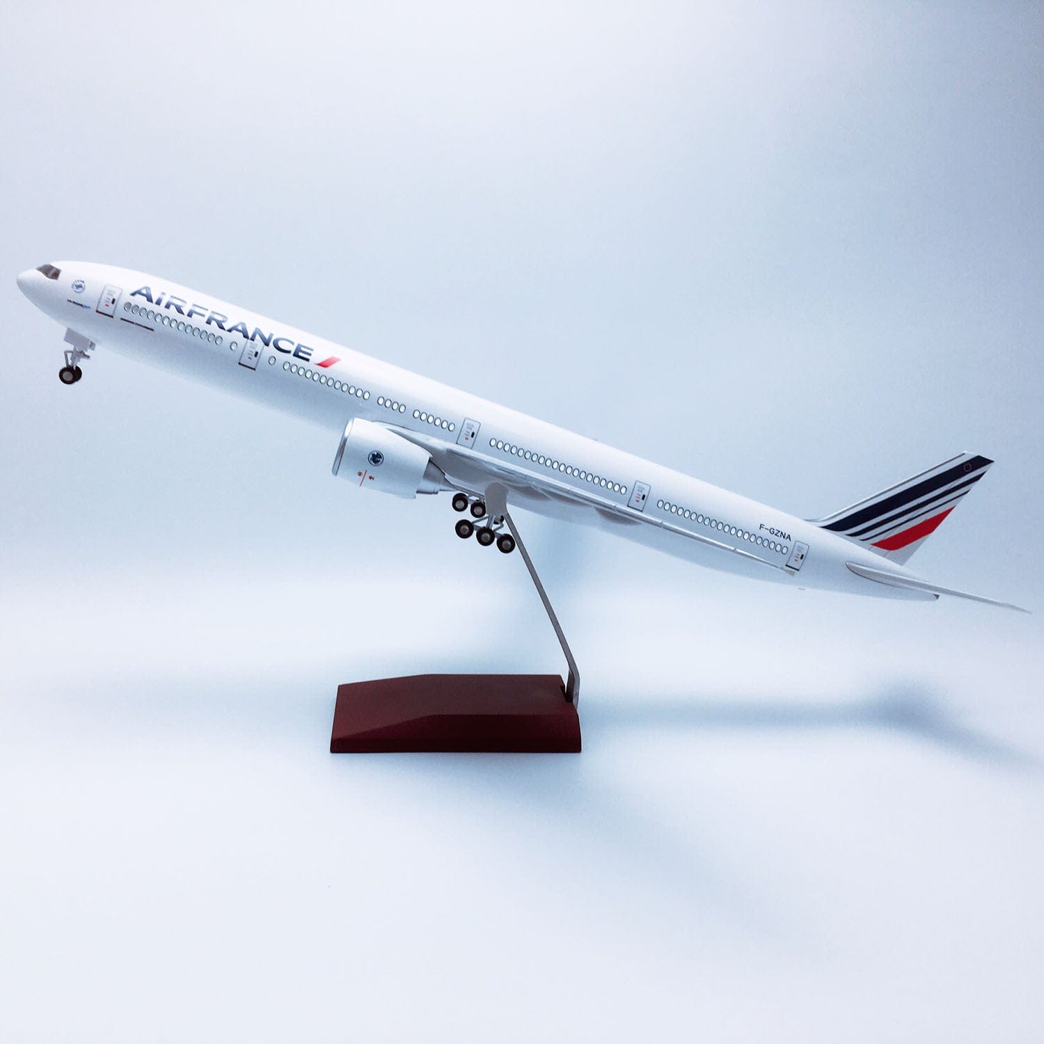 Maqueta de avión B777 de Air France - Escala 1/157 - 47 cm - 18,5 pulgadas