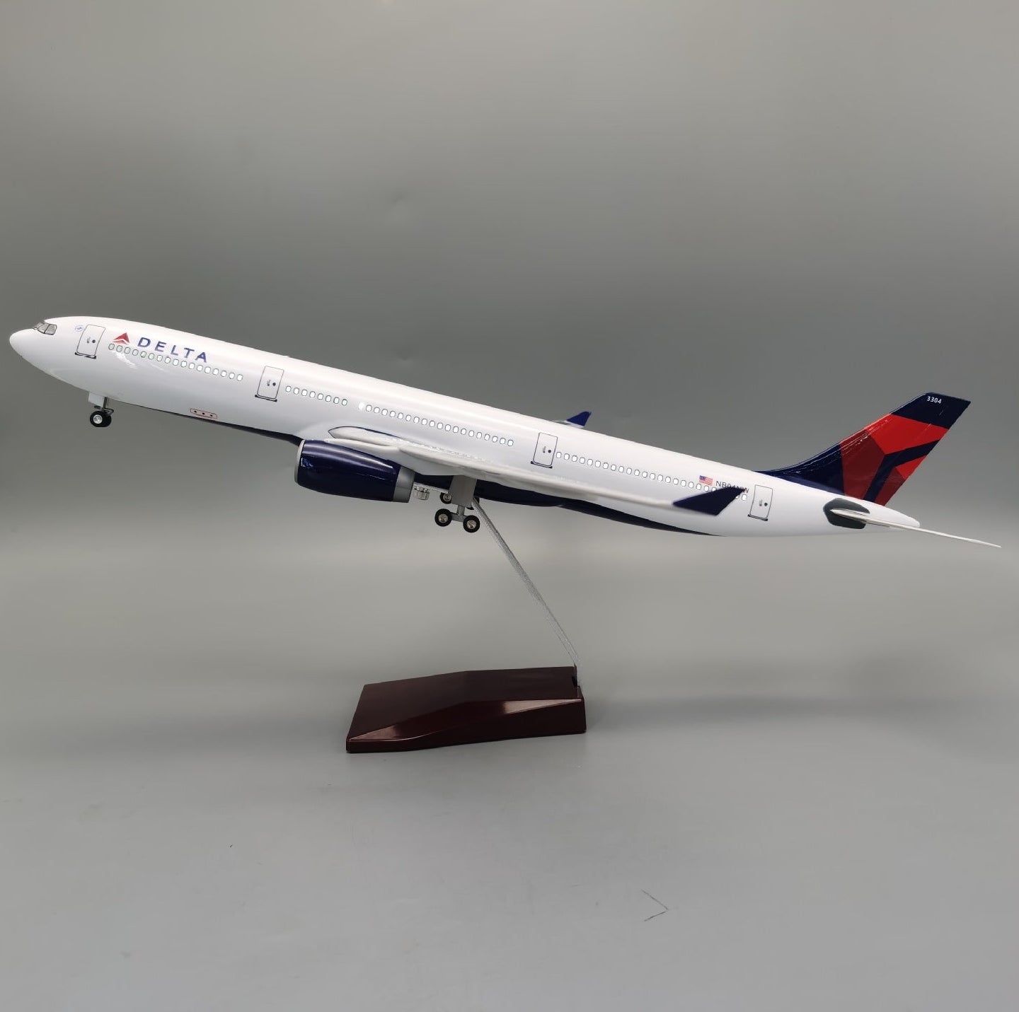 A330 Delta Airlines - Scale 1/135 - 47cm - 18.5 in - Airplane Model