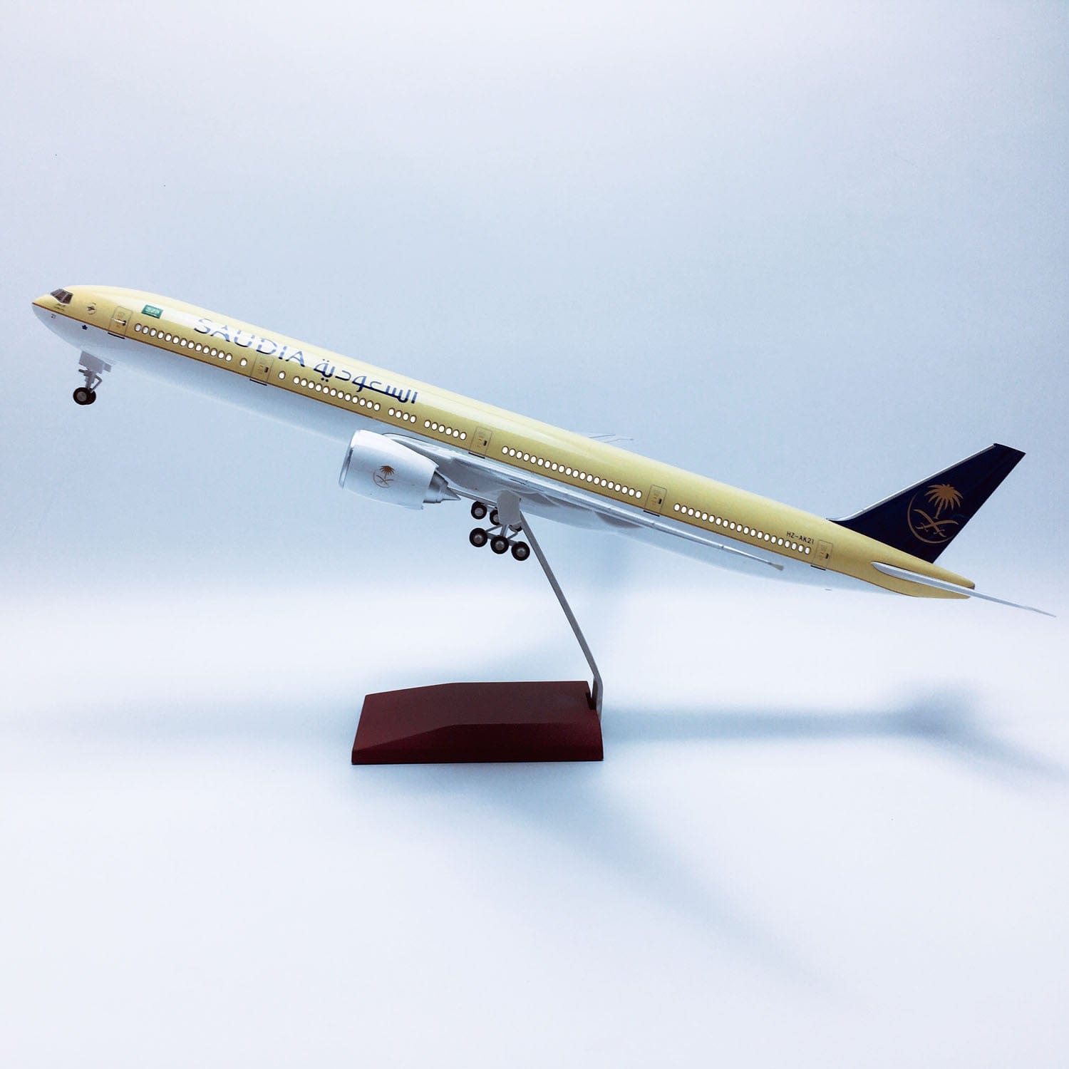 B777 Saudi Arabian  - Scale 1/157 - 47CM -18.5in - Luces Led