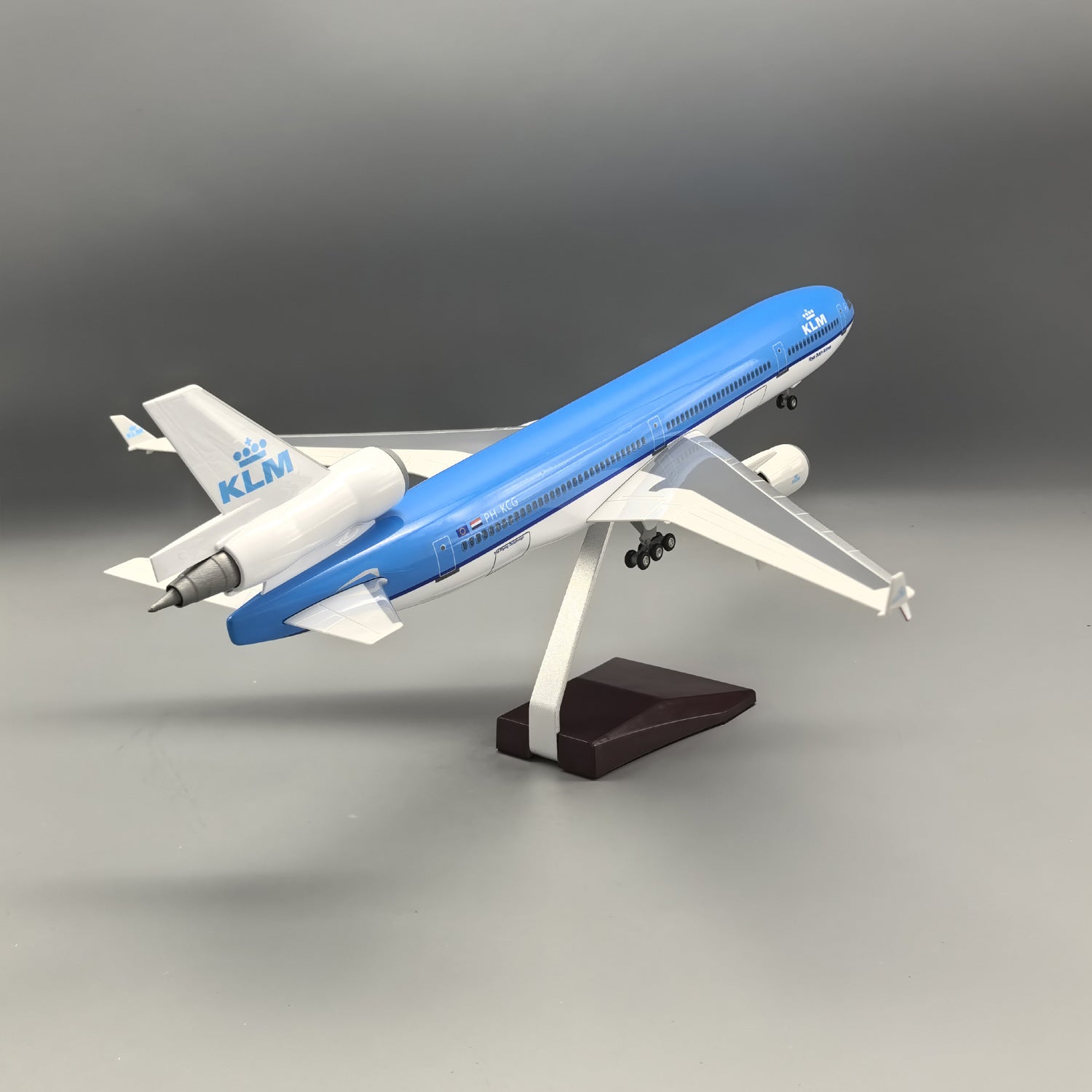 KLM MD-11 McDonnell Douglas – Scale 1:130 – 47 cm – ABS Resin – Optional LED Lights