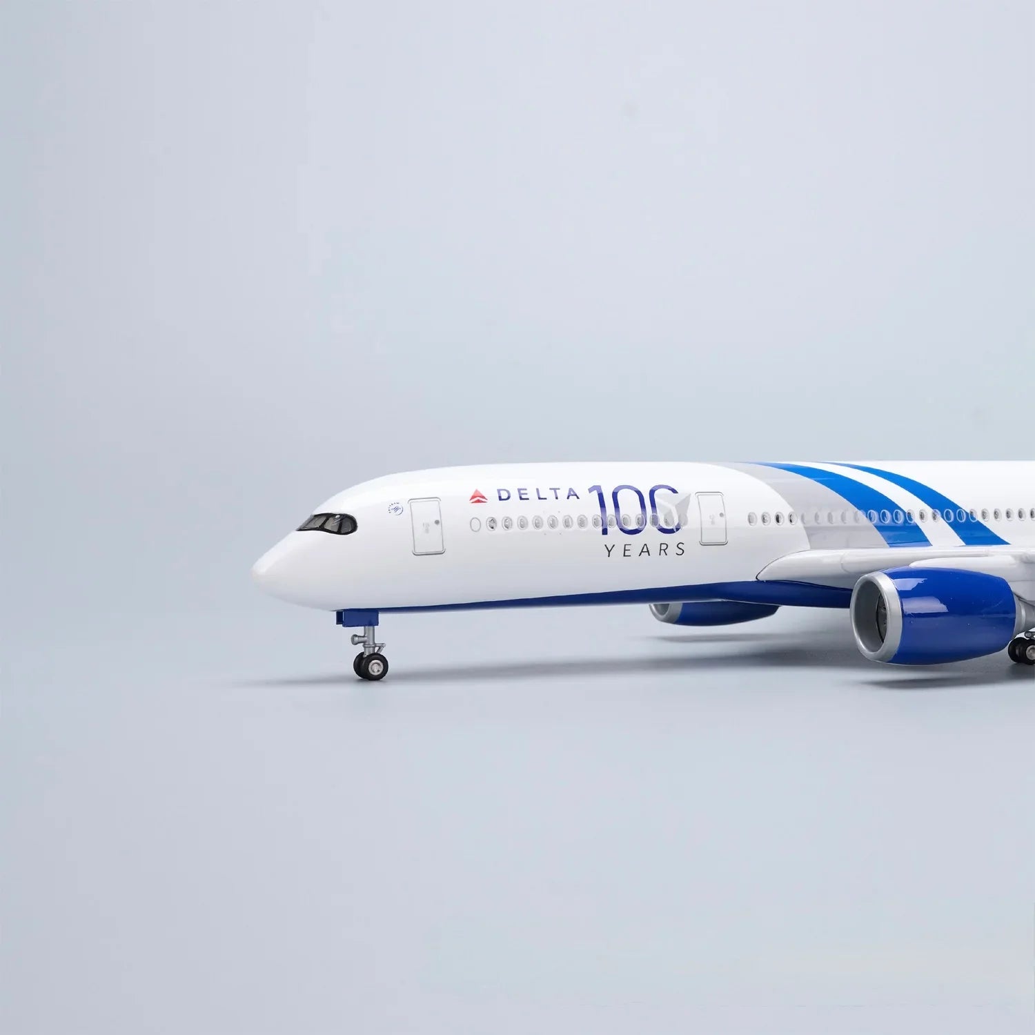 A350 Delta Airlines 1:142 – 47 cm / 18.5 in – 100 YEARS Commemorative - Gallery 9