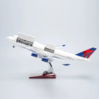 Boeing 747 Delta Classic Livery 1:150 – 47 cm / 18.5 in – Opening Interior