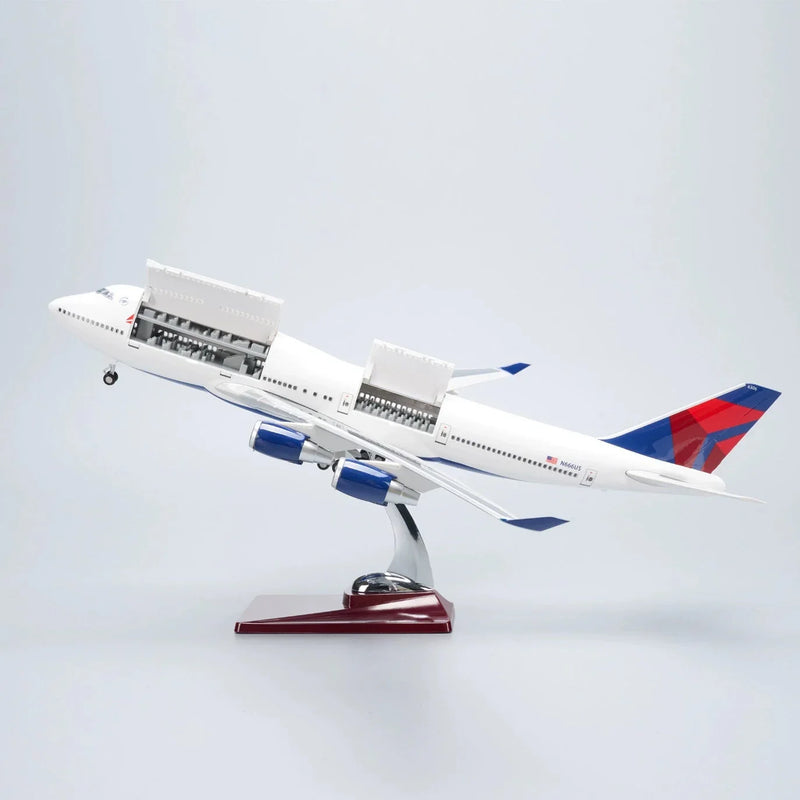 Boeing 747 Delta Classic Livery 1:150 – 47 cm / 18.5 in – Opening Interior - Image 1