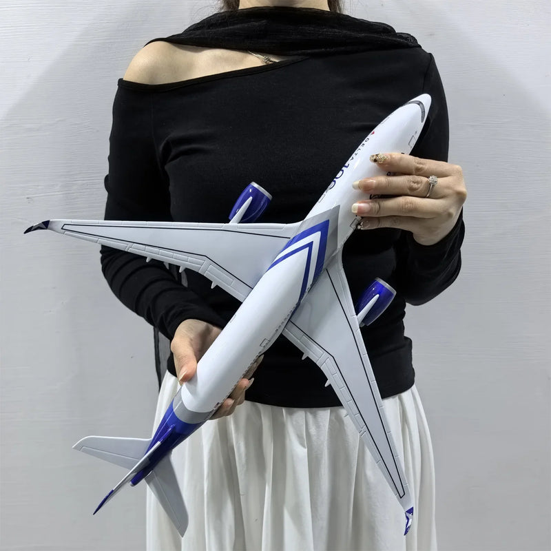 A350 Delta Airlines 1:142 – 47 cm / 18.5 in – 100 YEARS Commemorative - Image 7