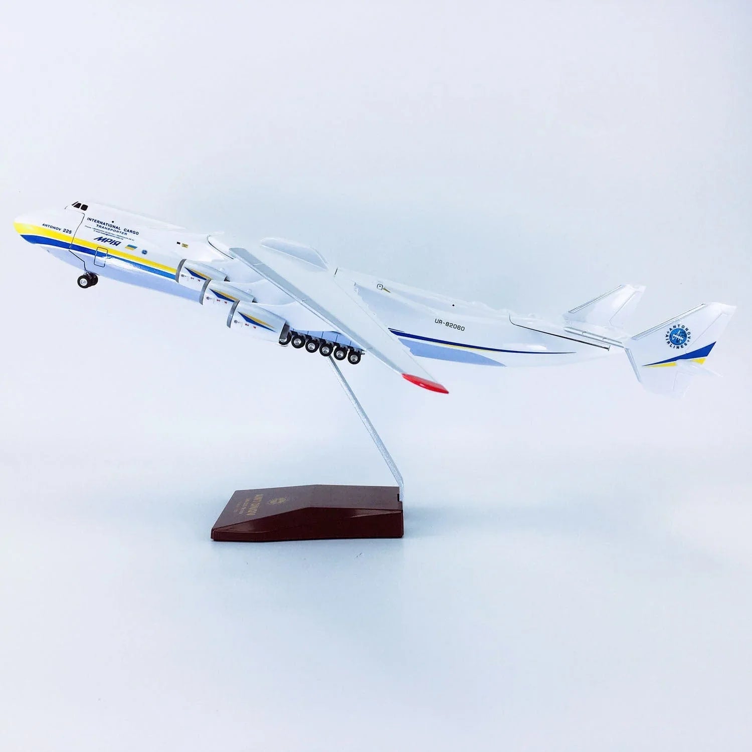 Antonov AN225 Mriya - 42CM - Scale 1:200 - Folding Nose - Airplane Mod ...