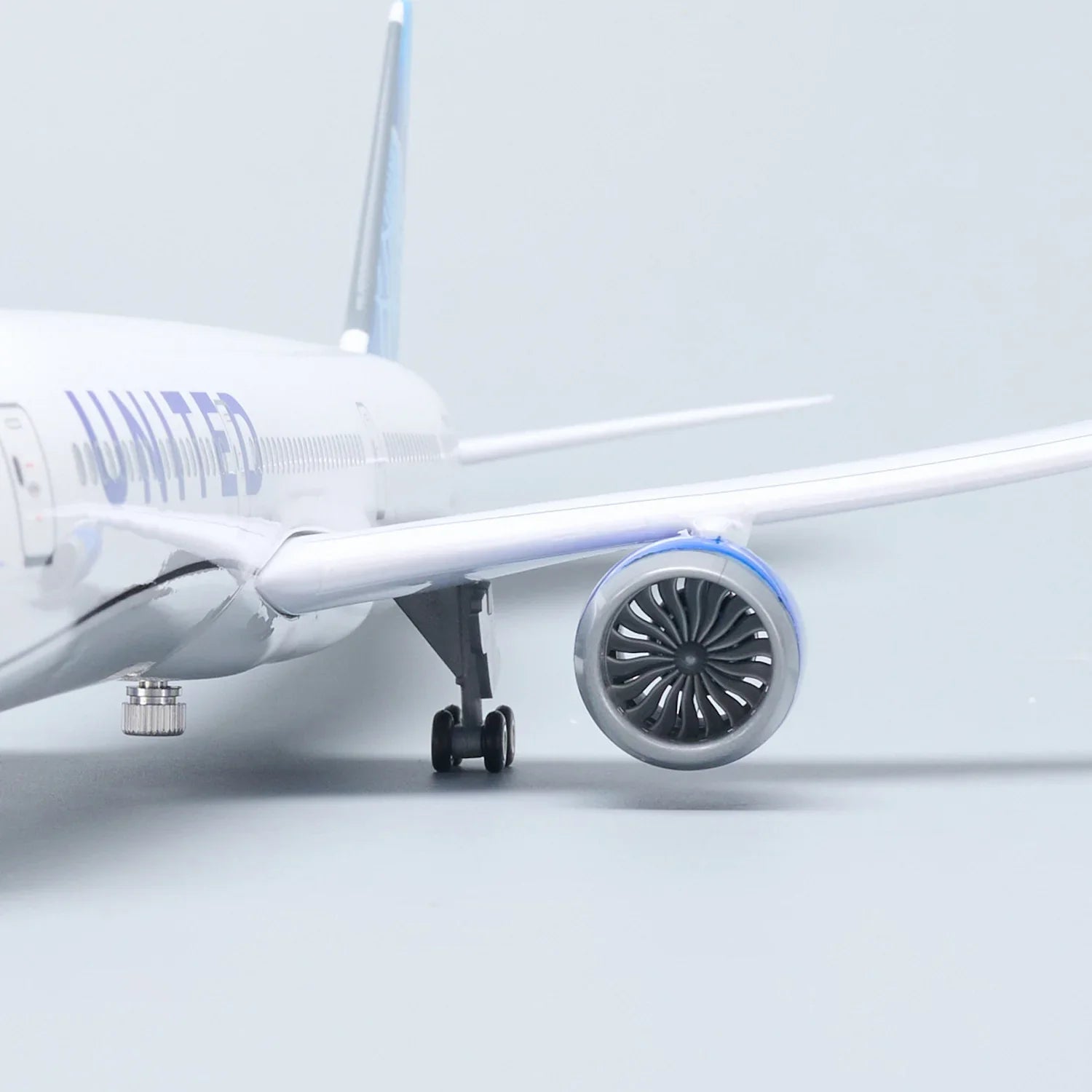 United Airlines Boeing 787-10 1:145 – 47 cm / 18,5 in – Luces LED - Gallery 5