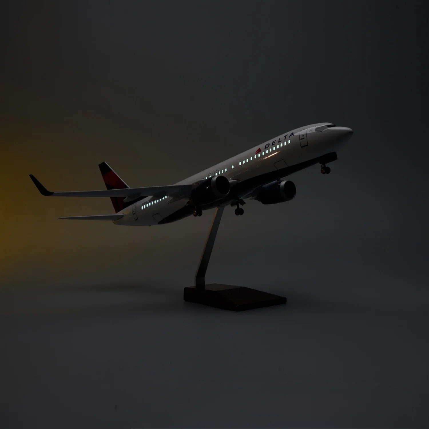 Boeing 737-800 Delta 1:80 – 47 cm / 18.5 in – LED Lights - Gallery 2