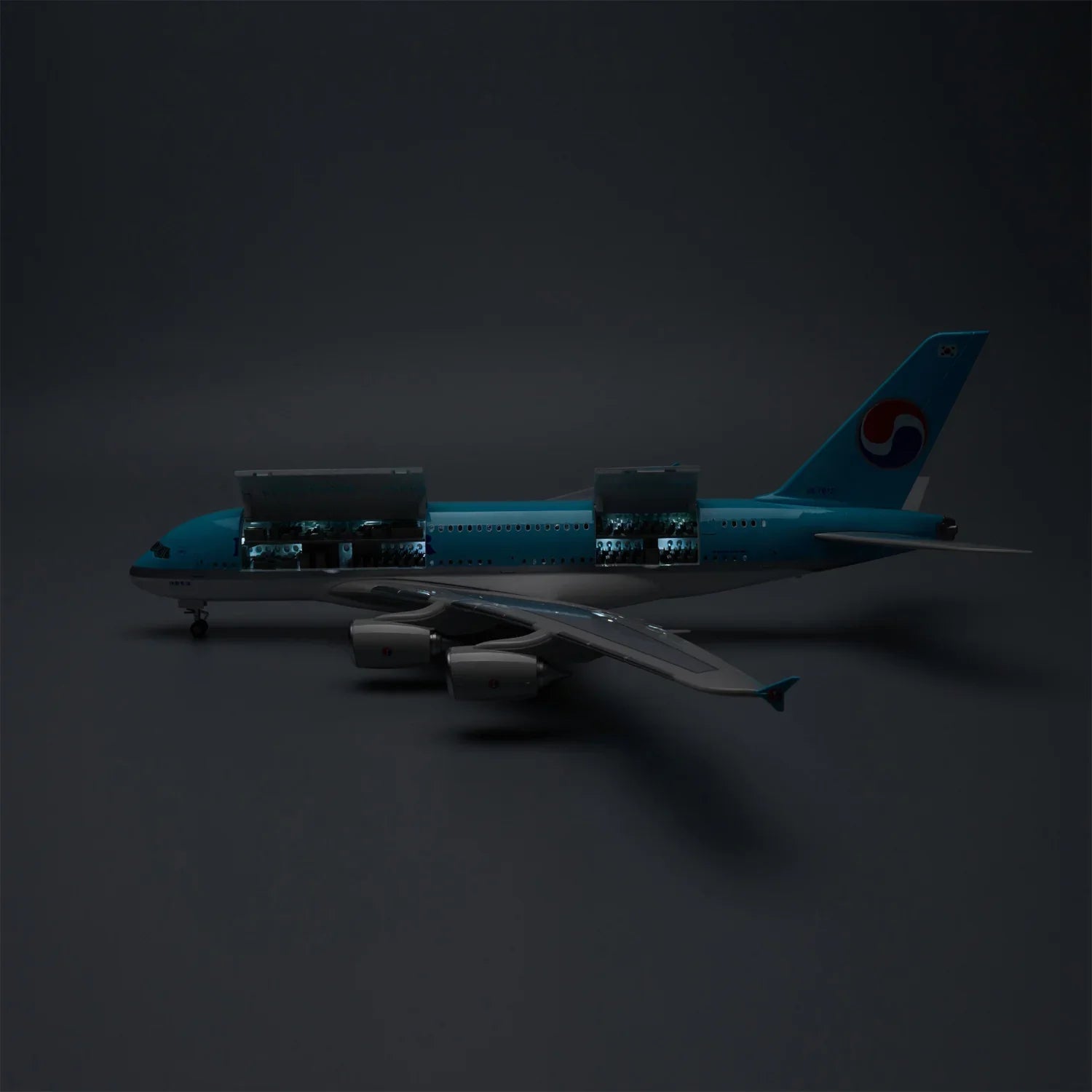 Korean Air Airbus A380 1:160 – 45.5 cm / 17.9 in – Opening Cabin Interior - Gallery 3