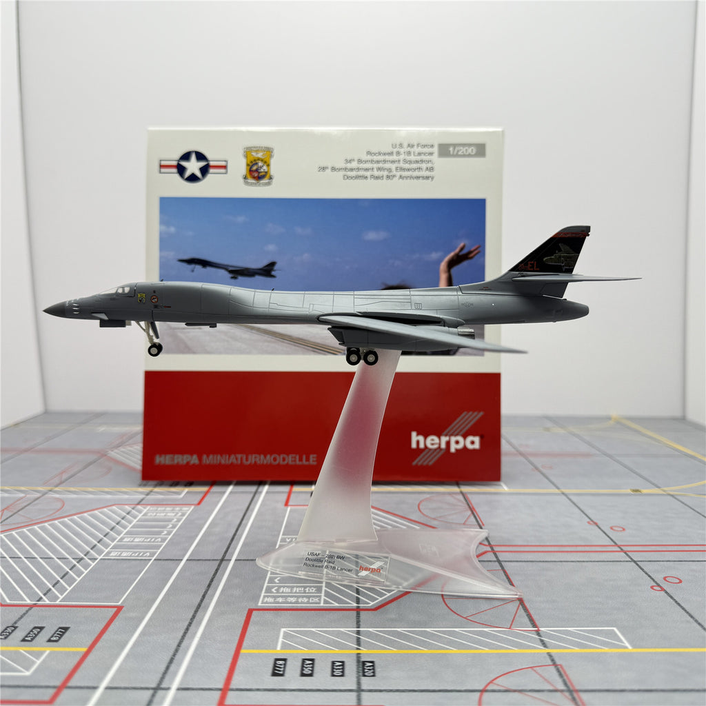 United States Air Force Rockwell B-1B Lancer 85-0060 Maßstab 1:200 Herpa Wings 22,25 cm