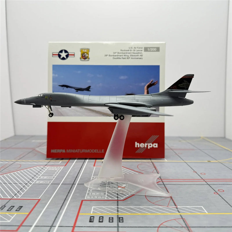 United States Air Force Rockwell B-1B Lancer 85-0060  Scale 1:200  Herpa Wings  22.25 cm - Image 6