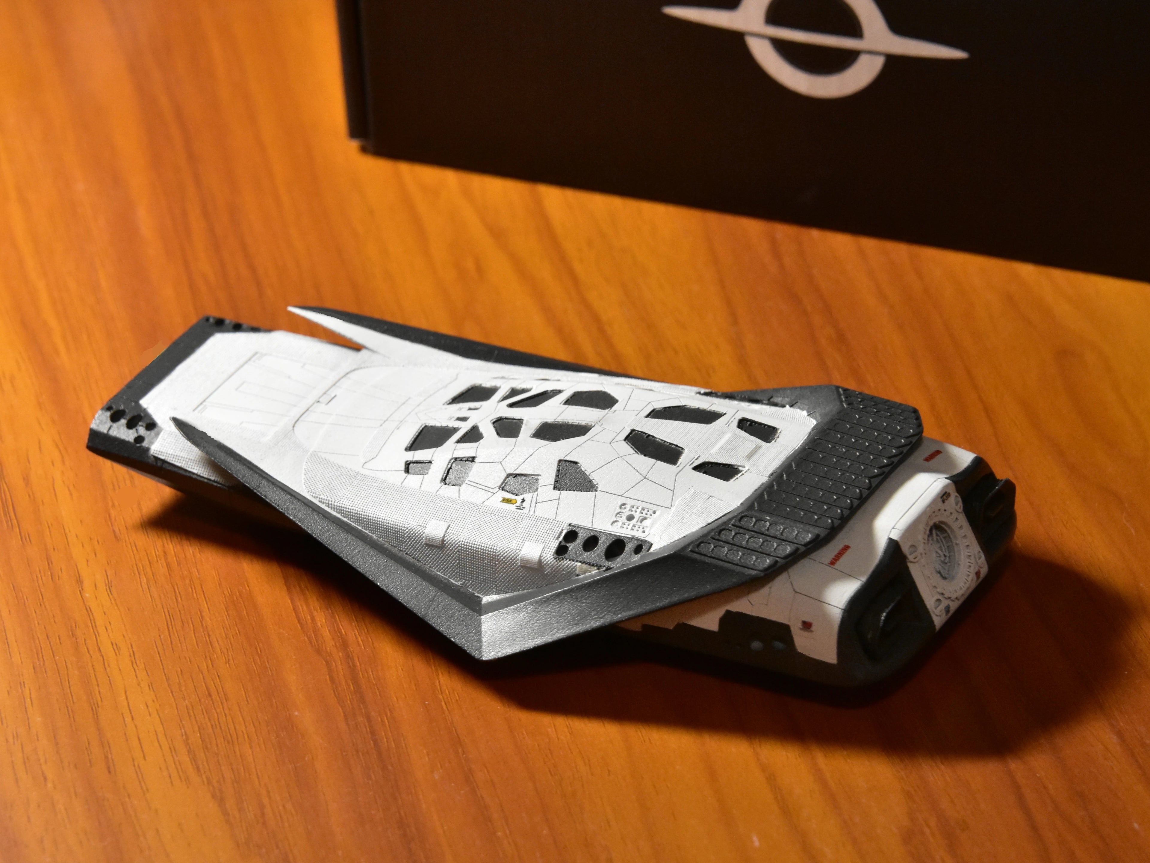 Modelo estático terminado de la nave espacial Interstellar Prowler Rover Ranger de 20 cm x 12 cm 