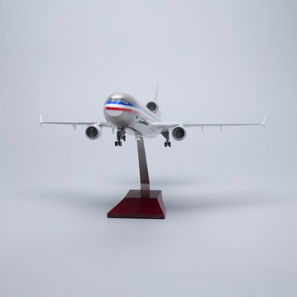 American Airlines MD-11 McDonnell Douglas – Scale 1:130 – 47 cm/18.5 in  – ABS Resin – Optional LED Lights