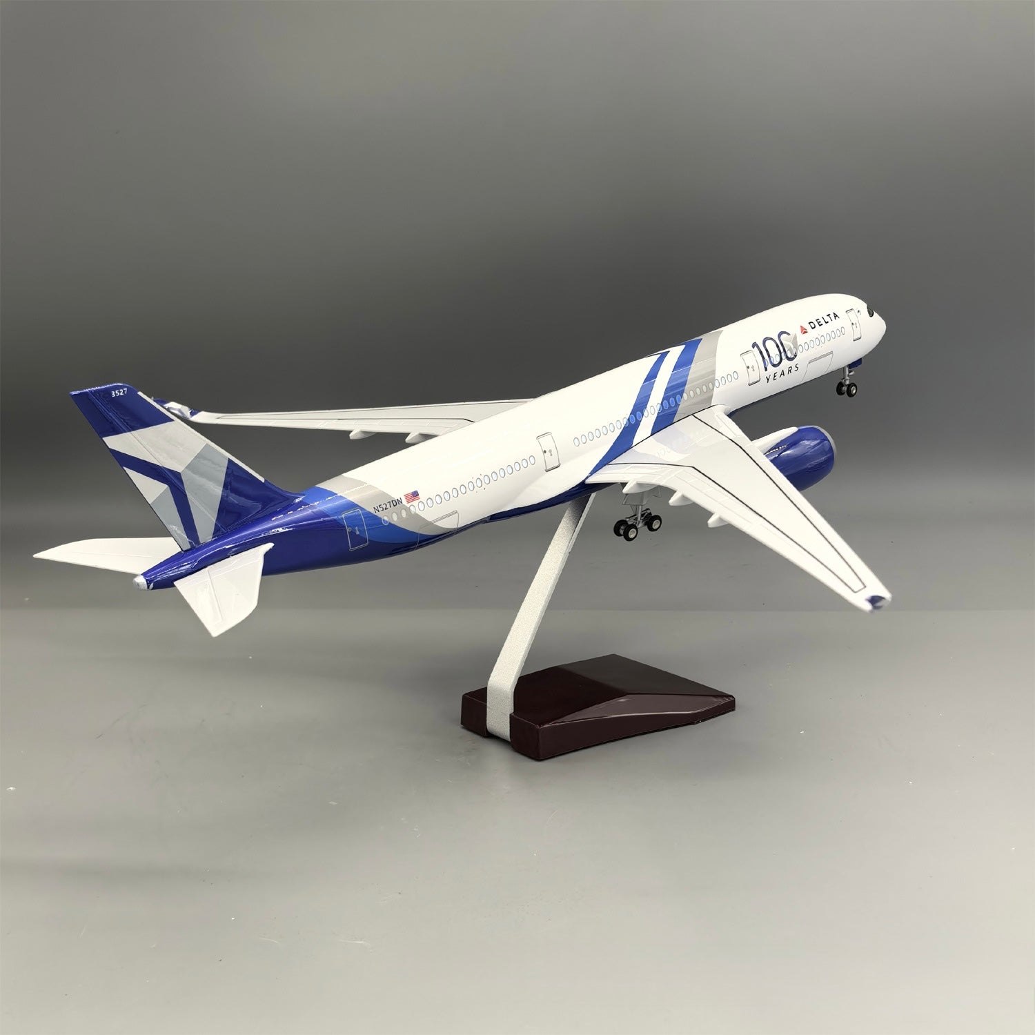 Delta Airlines 100 YEARS Commemorative Model A350 Delta Airlines - Scale 1/142 - 47CM - 18,5 in