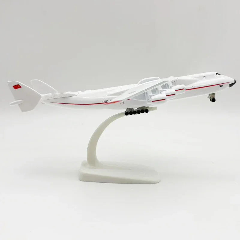 Soviet Antonov An-225 “Mriya” – Scale 1:400 – Alloy Model – 20 cm - Image 5